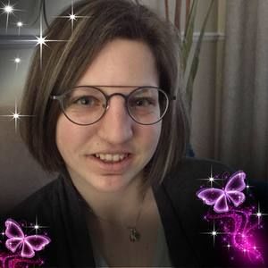 Meet your Posher, Claudia